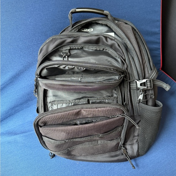 Ogio Alpha Backpack - Picture 3 of 5